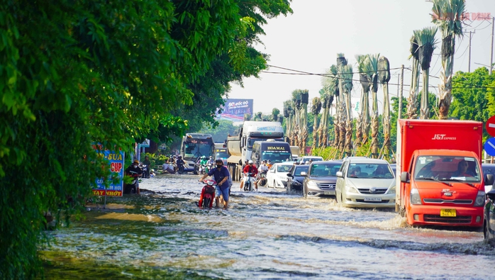 Hình ảnh kẹt xe nghiêm trọng gần chân cầu Cỏ May, TP Vũng Tàu- Ảnh 7. Hình ảnh kẹt xe nghiêm trọng gần chân cầu Cỏ May, TP Vũng Tàu- Ảnh 7.