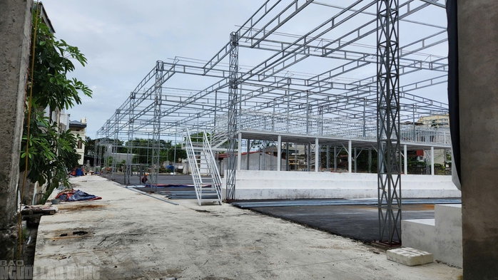 Bất ngờ với trụ sở công ty có hàng ngàn chai nước mắm bị vứt bỏ ở Quảng Nam- Ảnh 4. Bất ngờ với trụ sở công ty có hàng ngàn chai nước mắm bị vứt bỏ ở Quảng Nam- Ảnh 4.