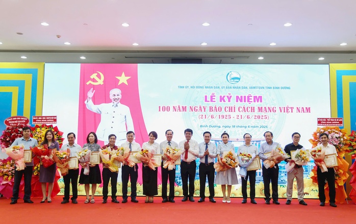 Văn phòng Đại diện Báo Người Lao Động Khu vực Đông Nam Bộ nhận bằng khen của tỉnh Đồng Nai, Tây Ninh- Ảnh 5. Văn phòng Đại diện Báo Người Lao Động Khu vực Đông Nam Bộ nhận bằng khen của tỉnh Đồng Nai, Tây Ninh- Ảnh 5.
