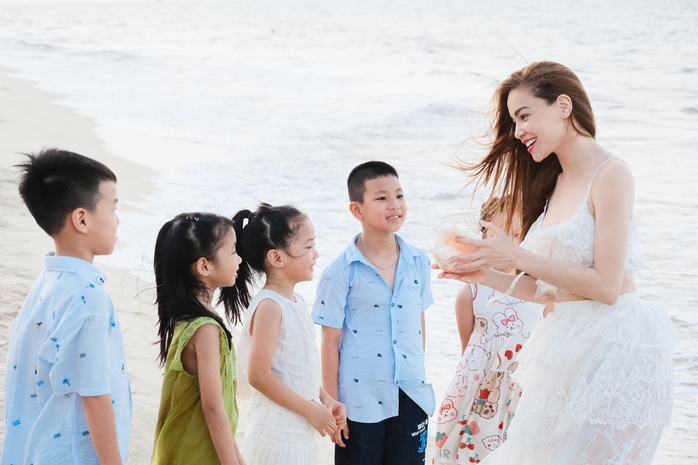 Hồ Ngọc Hà được Sở du lịch Quảng Bình mời quảng bá quê hương - Ảnh 14.