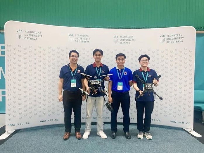 Máy bay không người lái của sinh viên Việt Nam chiến thắng tại cuộc thi quốc tế- Ảnh 1. Máy bay không người lái của sinh viên Việt Nam chiến thắng tại cuộc thi quốc tế- Ảnh 1.