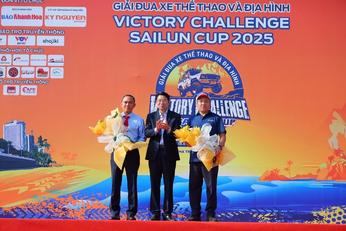 Ngắm những chiếc xe "siêu ngầu" tại Giải đua xe thể thao và địa hình lần đầu tổ chức ở Nha Trang- Ảnh 1. Ngắm những chiếc xe "siêu ngầu" tại Giải đua xe thể thao và địa hình lần đầu tổ chức ở Nha Trang- Ảnh 1.