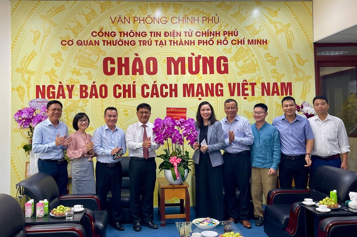 Trưởng Ban Tuyên giáo và Dân vận Thành ủy TP HCM thăm, chúc mừng nhiều cơ quan báo chí- Ảnh 1. Trưởng Ban Tuyên giáo và Dân vận Thành ủy TP HCM thăm, chúc mừng nhiều cơ quan báo chí- Ảnh 1.