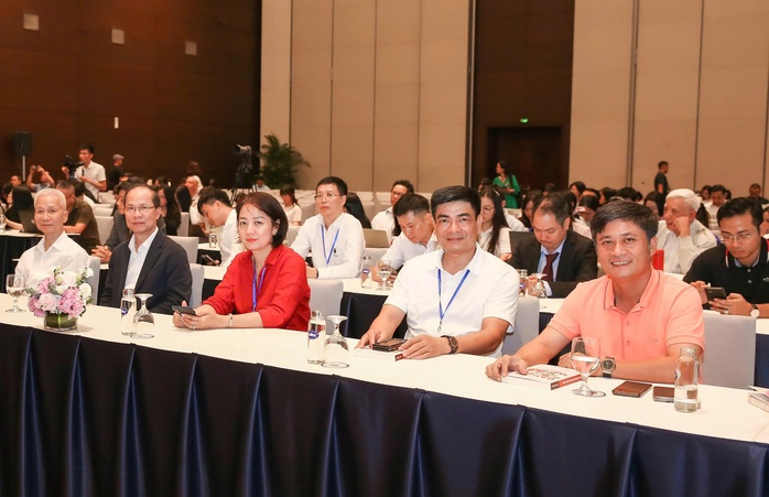 Bế mạc Diễn đàn Báo chí toàn quốc 2025: Tái định nghĩa sứ mệnh báo chí trong kỷ nguyên số- Ảnh 7. Bế mạc Diễn đàn Báo chí toàn quốc 2025: Tái định nghĩa sứ mệnh báo chí trong kỷ nguyên số- Ảnh 7.