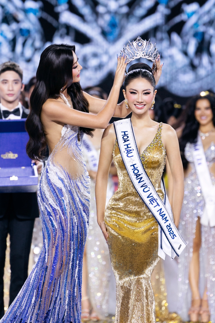 Nguyễn Hoàng Phương Linh đăng quang Hoa hậu Hoàn vũ Việt Nam 2025- Ảnh 5.