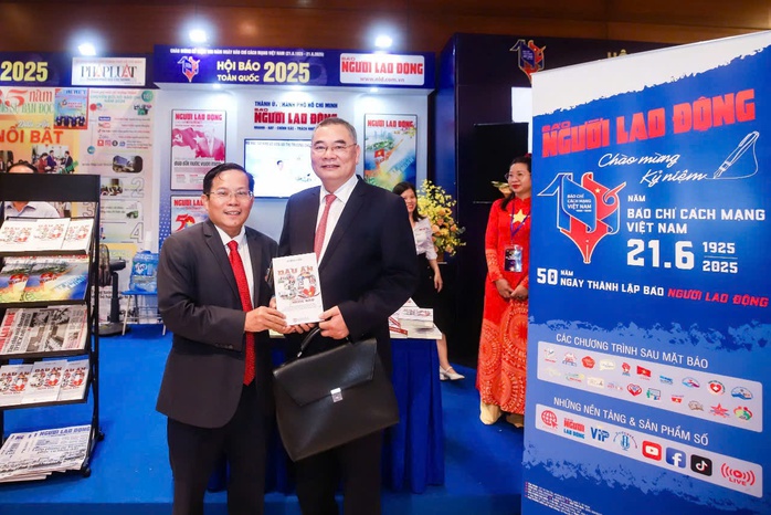 Tổng Bí thư Tô Lâm dự Lễ kỷ niệm 100 năm Ngày Báo chí cách mạng Việt Nam- Ảnh 12.