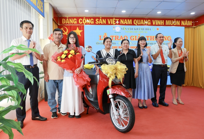 Yến Sào Khánh Hòa trao giải thưởng từ chương trình khuyến mại 100 tỉ đồng - Ảnh 1. Yến Sào Khánh Hòa trao giải thưởng từ chương trình khuyến mại 100 tỉ đồng - Ảnh 1.