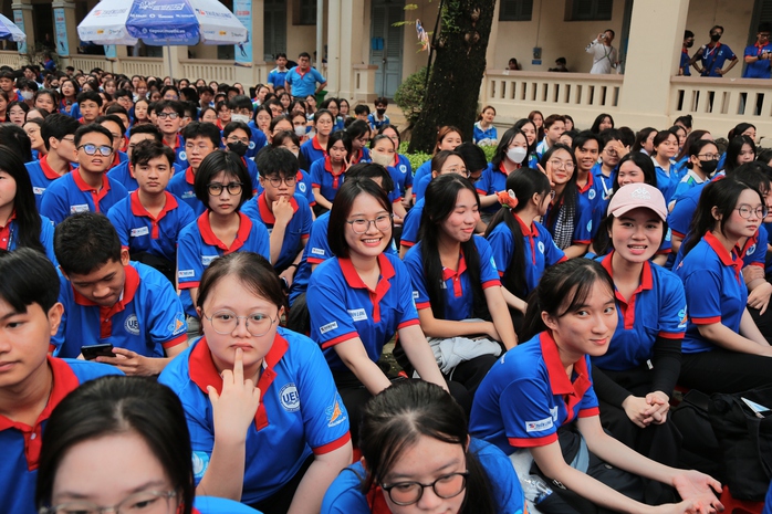 Hơn 23.000 sinh viên tham gia "Tiếp sức mùa thi" tại 171 điểm thi tốt nghiệp- Ảnh 3. Hơn 23.000 sinh viên tham gia "Tiếp sức mùa thi" tại 171 điểm thi tốt nghiệp- Ảnh 3.
