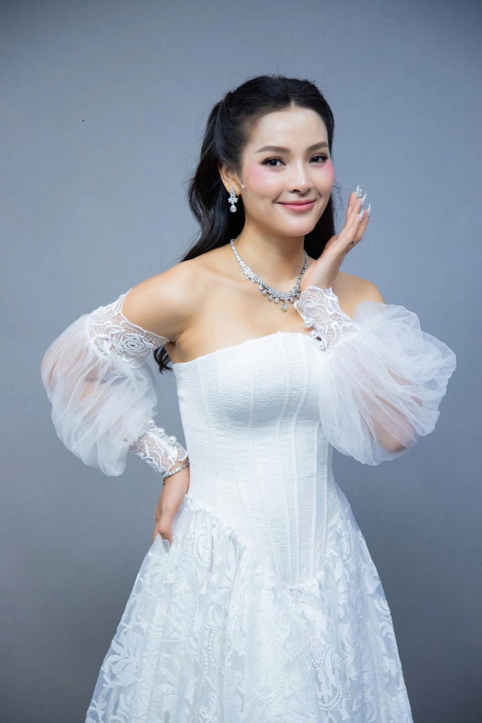 Phương Trinh Jolie thấy may mắn khi có mẹ chồng yêu thương - Ảnh 2.