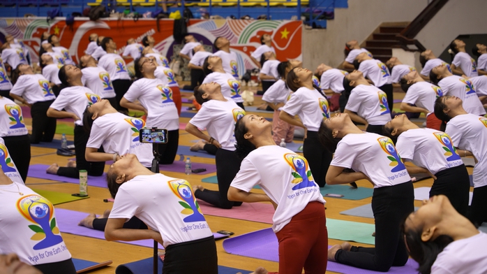 Những hình ảnh Ngày Quốc tế Yoga tại Việt Nam- Ảnh 5.