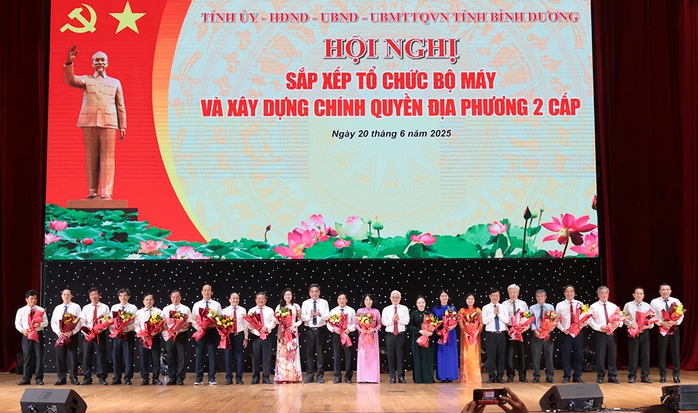 Sau sáp nhập, hơn 600 lãnh đạo, cán bộ ở Bình Dương xin nghỉ hưu trước tuổi - Ảnh 1.