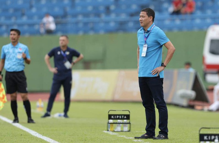Tiến Linh ghi bàn, chia sẻ danh hiệu "Vua phá lưới" V-League- Ảnh 4. Tiến Linh ghi bàn, chia sẻ danh hiệu "Vua phá lưới" V-League- Ảnh 4.