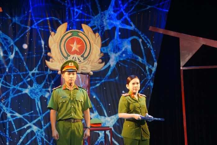 Minh Nhí đóng hai vai trong "Cuộc đoàn tụ cảm xúc" – Hành trình nước mắt và công lý- Ảnh 4. Minh Nhí đóng hai vai trong "Cuộc đoàn tụ cảm xúc" – Hành trình nước mắt và công lý- Ảnh 4.