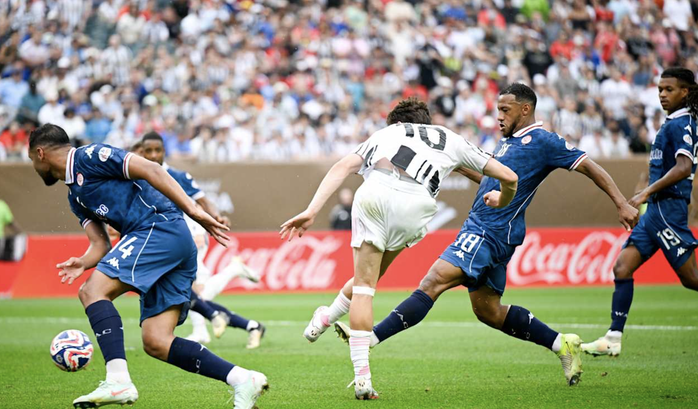 Juventus tạo mưa bàn thắng, giành vé vòng knock-out FIFA Club World Cup- Ảnh 3. Juventus tạo mưa bàn thắng, giành vé vòng knock-out FIFA Club World Cup- Ảnh 3.