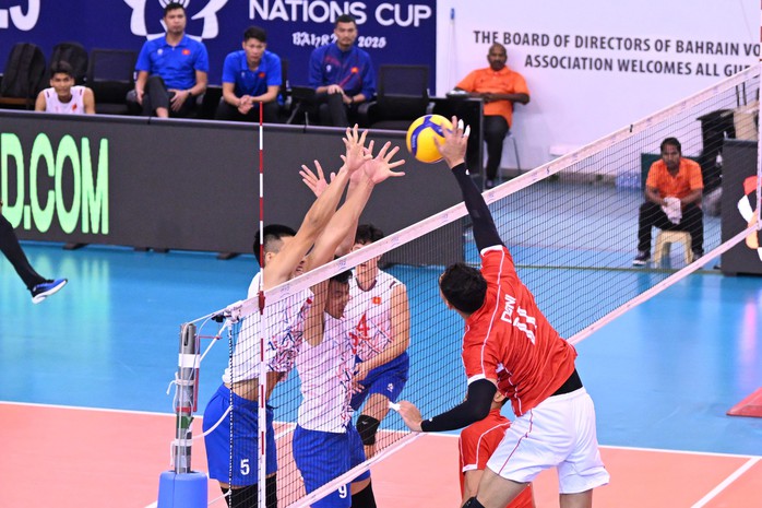 Bóng chuyền nam Việt Nam thất bại đầy tiếc nuối trước Indonesia tại AVC Nations Cup- Ảnh 4. Bóng chuyền nam Việt Nam thất bại đầy tiếc nuối trước Indonesia tại AVC Nations Cup- Ảnh 4.
