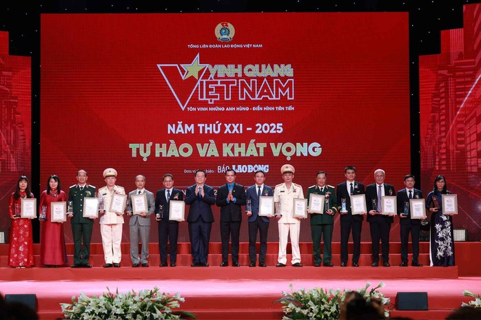 Vinh danh 19 tập thể, cá nhân có sức sáng tạo và nghị lực phi thường- Ảnh 1. Vinh danh 19 tập thể, cá nhân có sức sáng tạo và nghị lực phi thường- Ảnh 1.