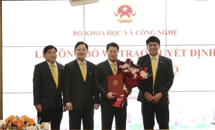 Ông Nguyễn Trường Giang được bổ nhiệm làm Chủ tịch Hội đồng thành viên VNPost - Ảnh 2.