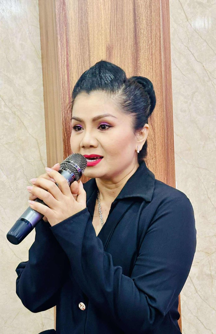 Quế Trân, Tú Sương, Võ Minh Lâm và nhiều nghệ sĩ tề tựu mừng công "Câu thơ yên ngựa" - Ảnh 6.