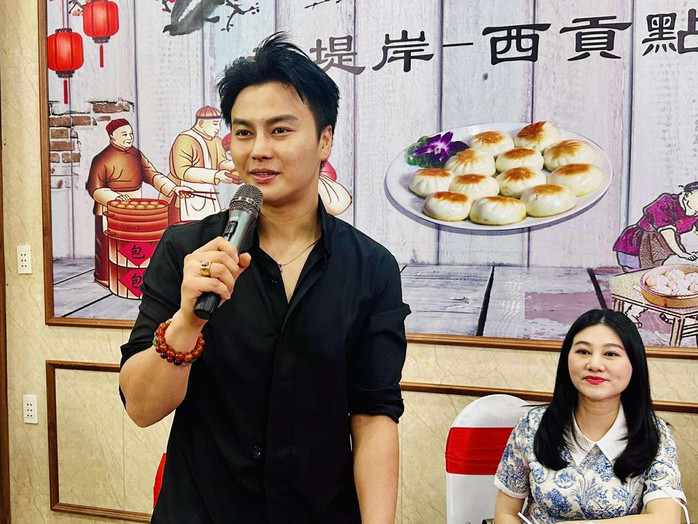 Quế Trân, Tú Sương, Võ Minh Lâm và nhiều nghệ sĩ tề tựu mừng công "Câu thơ yên ngựa" - Ảnh 8.