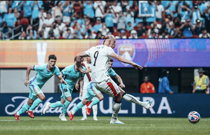 Man City dội mưa bàn thắng trước Al-Ain, soán ngôi đầu bảng từ tay Juventus- Ảnh 3. Man City dội mưa bàn thắng trước Al-Ain, soán ngôi đầu bảng từ tay Juventus- Ảnh 3.