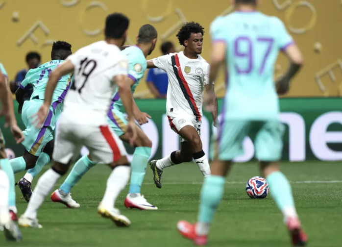 Man City dội mưa bàn thắng trước Al-Ain, soán ngôi đầu bảng từ tay Juventus- Ảnh 5. Man City dội mưa bàn thắng trước Al-Ain, soán ngôi đầu bảng từ tay Juventus- Ảnh 5.