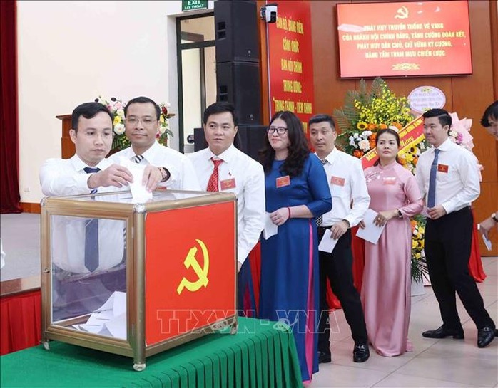 Thường trực Ban Bí thư: Không để xảy ra tình trạng cán bộ vừa mới bổ nhiệm lại bị xử lý- Ảnh 1. Thường trực Ban Bí thư: Không để xảy ra tình trạng cán bộ vừa mới bổ nhiệm lại bị xử lý- Ảnh 1.