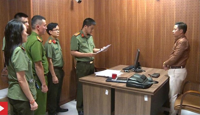 Bắt một giám đốc công ty lắp đặt hệ thống sản xuất nước ion kiềm - Ảnh 1.