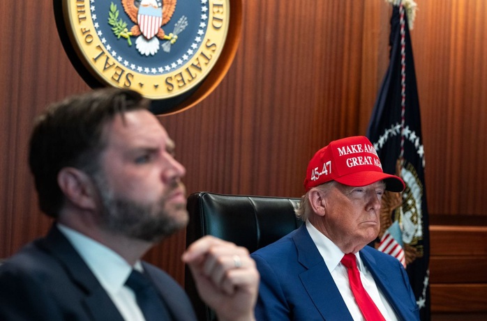 Nóng: Tổng thống Donald Trump tuyên bố Iran, Israel đồng ý ngừng bắn- Ảnh 1. Nóng: Tổng thống Donald Trump tuyên bố Iran, Israel đồng ý ngừng bắn- Ảnh 1.