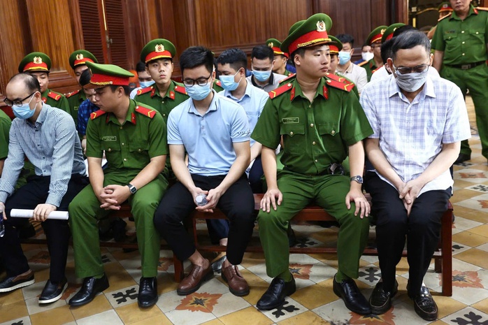 Giám đốc Hoàng Quốc Hùng kiểm soát độc quyền đường dây “chạy nhanh” phiếu lý lịch tư pháp? - Ảnh 2.