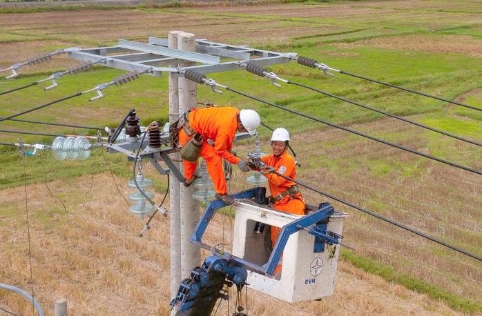 EVNCPC chủ động đảm bảo cung ứng điện mùa nắng nóng- Ảnh 4. EVNCPC chủ động đảm bảo cung ứng điện mùa nắng nóng- Ảnh 4.