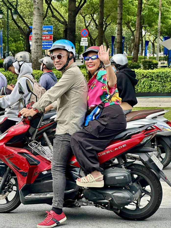 "Nữ hoàng nhạc Jazz" Tuyết Loan hội ngộ Tú Trinh, Hồng Vân, Hoàng Điệp - Ảnh 3.