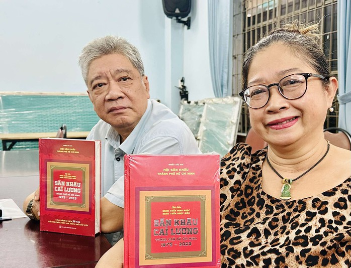 NSND Trịnh Kim Chi, Mỹ Uyên quảng bá sách "Sân khấu cải lương TP HCM giai đoạn 1975 – 2025" - Ảnh 3.