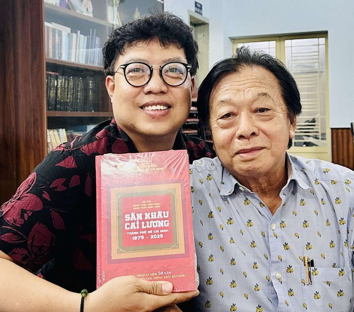 NSND Trịnh Kim Chi, Mỹ Uyên quảng bá sách "Sân khấu cải lương TP HCM giai đoạn 1975 – 2025" - Ảnh 4.