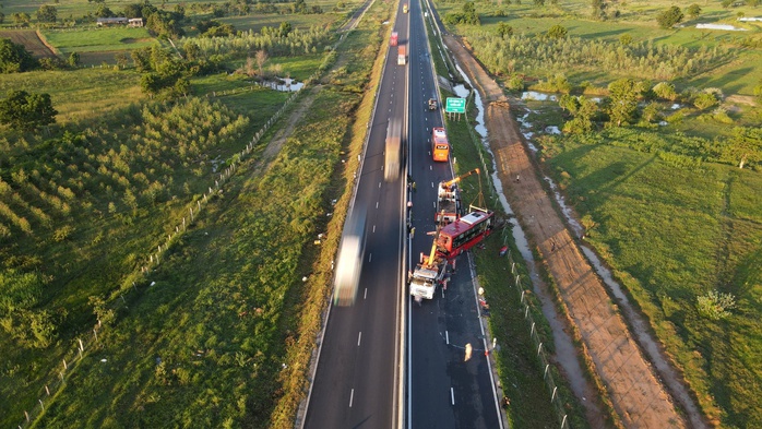 Nguy hiểm tiềm ẩn trên đường cao tốc Vĩnh Hảo - Phan Thiết - Ảnh 1.