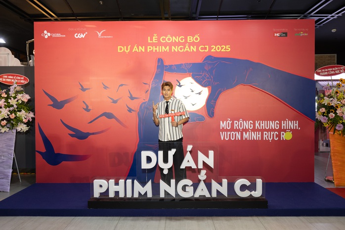 Thanh Thúy - Đức Thịnh đưa con đến cuộc thi phim ngắn- Ảnh 8. Thanh Thúy - Đức Thịnh đưa con đến cuộc thi phim ngắn- Ảnh 8.