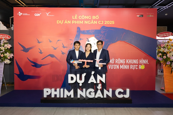 Thanh Thúy - Đức Thịnh đưa con đến cuộc thi phim ngắn- Ảnh 1. Thanh Thúy - Đức Thịnh đưa con đến cuộc thi phim ngắn- Ảnh 1.
