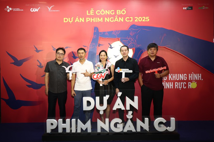 Thanh Thúy - Đức Thịnh đưa con đến cuộc thi phim ngắn- Ảnh 4. Thanh Thúy - Đức Thịnh đưa con đến cuộc thi phim ngắn- Ảnh 4.