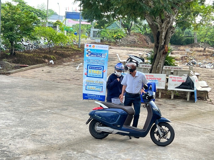 Kỳ thi THPT 2025: Thí sinh bắt đầu thi ngữ văn, đón xem gợi ý giải đề- Ảnh 14. Kỳ thi THPT 2025: Thí sinh bắt đầu thi ngữ văn, đón xem gợi ý giải đề - Ảnh 19.