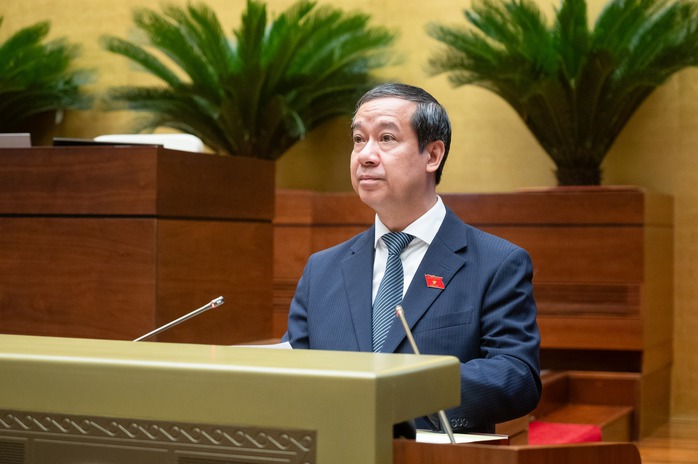 Miễn học phí cho học sinh công lập trên cả nước - Ảnh 1.
