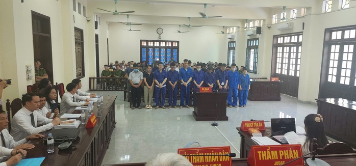 Hoãn phiên toà xét xử 14 cựu lãnh đạo, cán bộ hải quan- Ảnh 4. Hoãn phiên toà xét xử 14 cựu lãnh đạo, cán bộ hải quan- Ảnh 4.