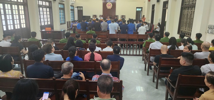 Hoãn phiên toà xét xử 14 cựu lãnh đạo, cán bộ hải quan- Ảnh 2. Hoãn phiên toà xét xử 14 cựu lãnh đạo, cán bộ hải quan- Ảnh 2.