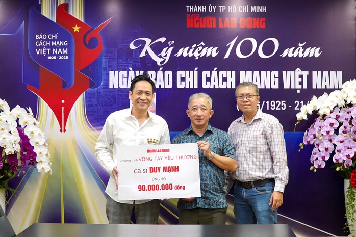 Ca sĩ Duy Mạnh đóng góp cho chương trình "Vòng tay yêu thương"- Ảnh 1. Ca sĩ Duy Mạnh đóng góp cho chương trình "Vòng tay yêu thương"- Ảnh 1.
