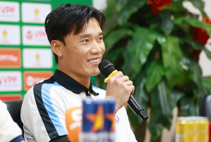 Thủ môn Bùi Tiến Dũng nói gì về Công Phượng?- Ảnh 3. Thủ môn Bùi Tiến Dũng nói gì về Công Phượng?- Ảnh 3.