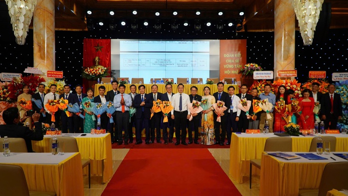 Ông Trần Quốc Bảo tái đắc cử Chủ tịch Hiệp hội Doanh nghiệp Quảng Nam- Ảnh 4. Ông Trần Quốc Bảo tái đắc cử Chủ tịch Hiệp hội Doanh nghiệp Quảng Nam- Ảnh 4.