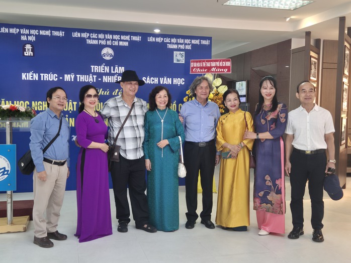 Khai mạc triển lãm Văn học – Nghệ thuật ba miền - Ảnh 5.
