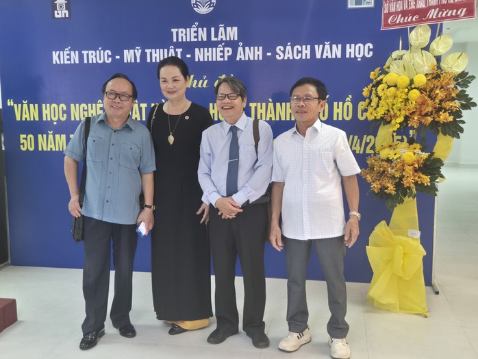 Khai mạc triển lãm Văn học – Nghệ thuật ba miền - Ảnh 9.
