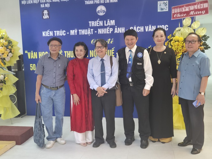 Khai mạc triển lãm Văn học – Nghệ thuật ba miền - Ảnh 8.