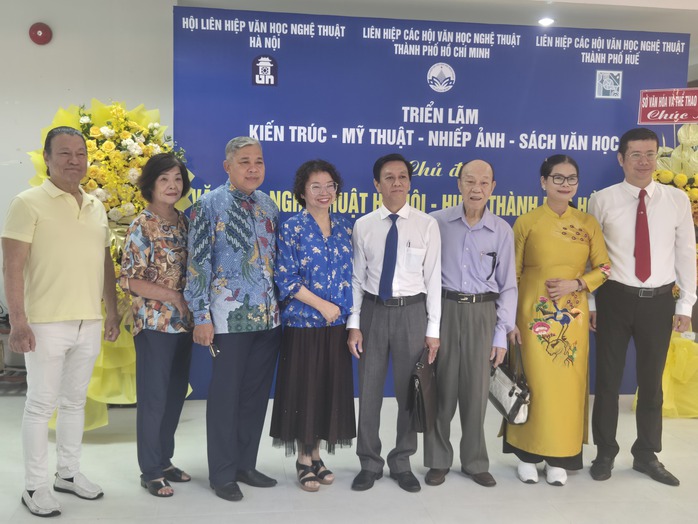 Khai mạc triển lãm Văn học – Nghệ thuật ba miền - Ảnh 4.