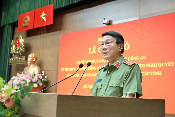 Đại tướng Lương Tam Quang trao quyết định cho 34 giám đốc công an tỉnh, thành phố- Ảnh 2. Đại tướng Lương Tam Quang trao quyết định cho 34 giám đốc công an tỉnh, thành phố- Ảnh 2.