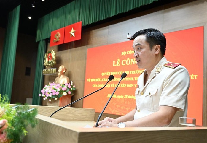 Đại tướng Lương Tam Quang trao quyết định cho 34 giám đốc công an tỉnh, thành phố- Ảnh 3. Đại tướng Lương Tam Quang trao quyết định cho 34 giám đốc công an tỉnh, thành phố- Ảnh 3.